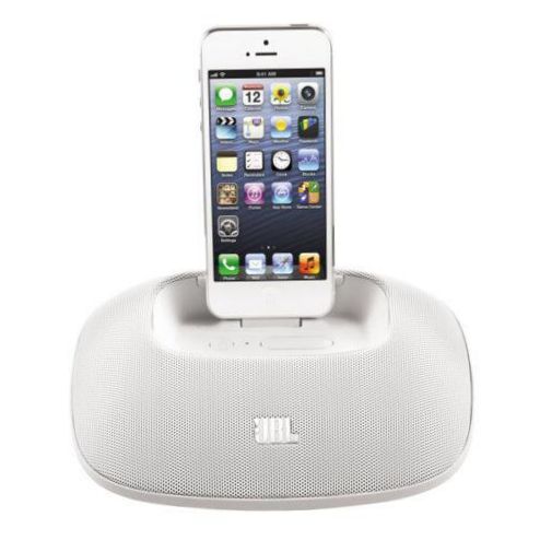 Dokkolóállomás hangszórókkal