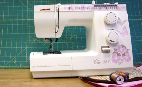 Janome Clio 325