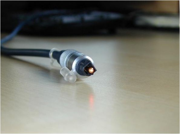 Optikai audio interfész