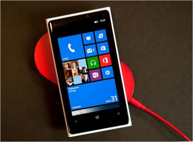 Nokia Lumia 920 töltésen